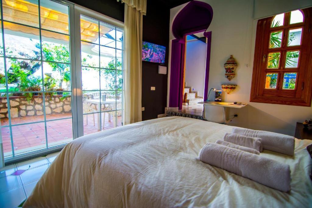 16:9 Los Molinos Suites Almeria Exterior photo